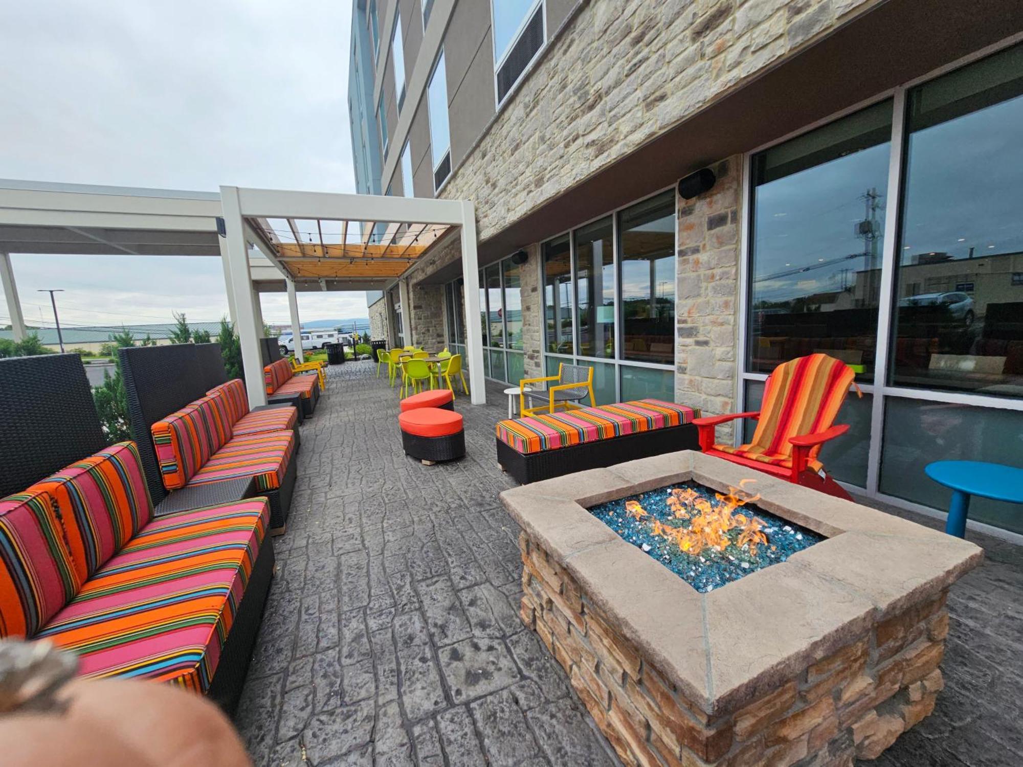 Home2 Suites By Hilton Allentown Bethlehem Airport Екстер'єр фото